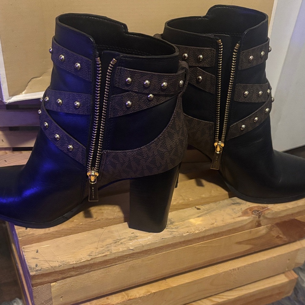 Michael Kors Black and Brown Heeled Boots - Picture 5 of 7